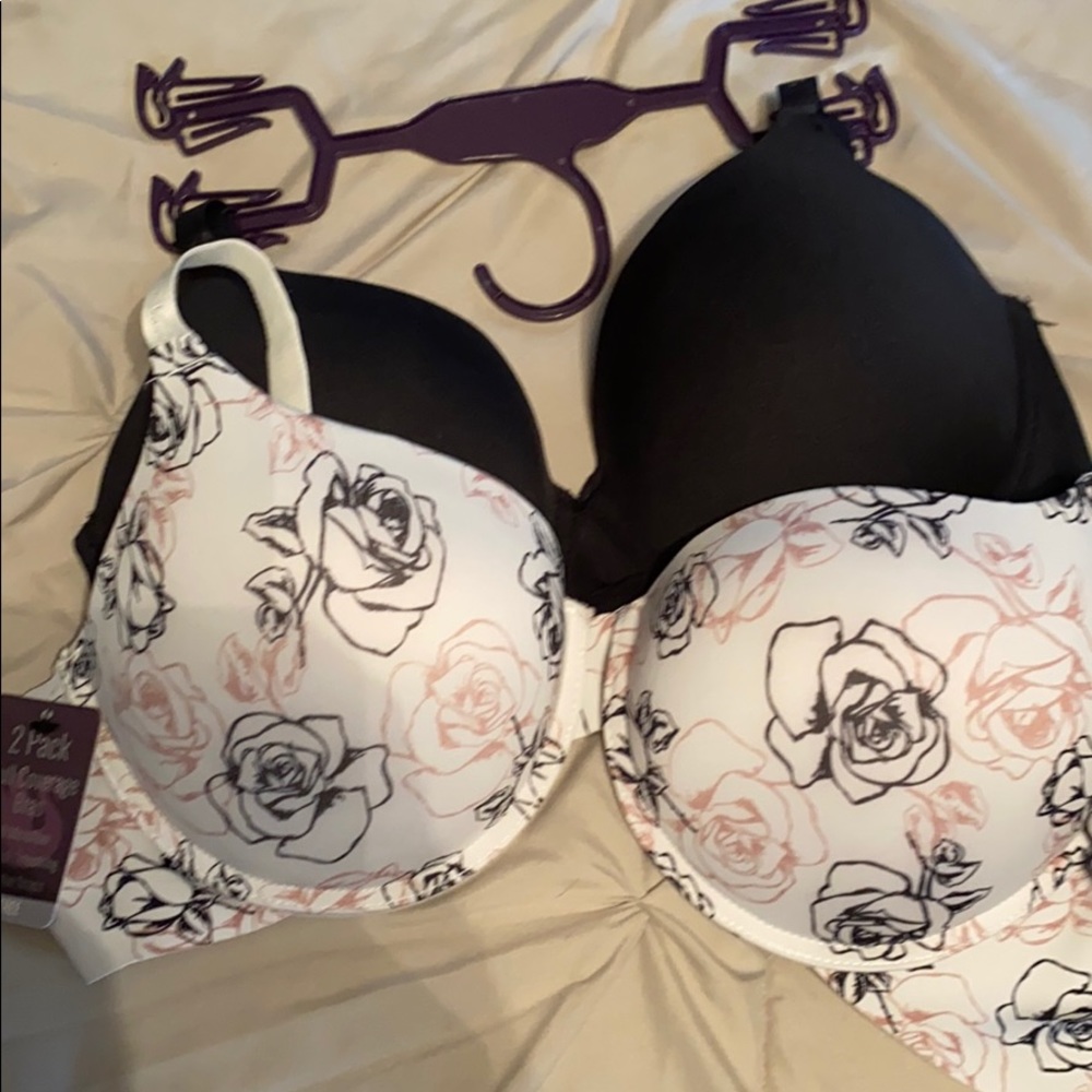Gloria Vanderbilt bra’s